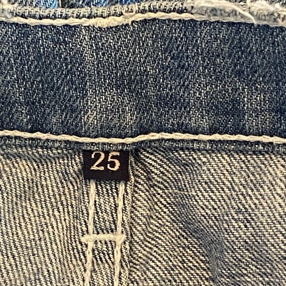 Carmar Light Wash Tribal Embroidery Cutoff Distressed denim Shorts size 25 - Picture 6 of 7